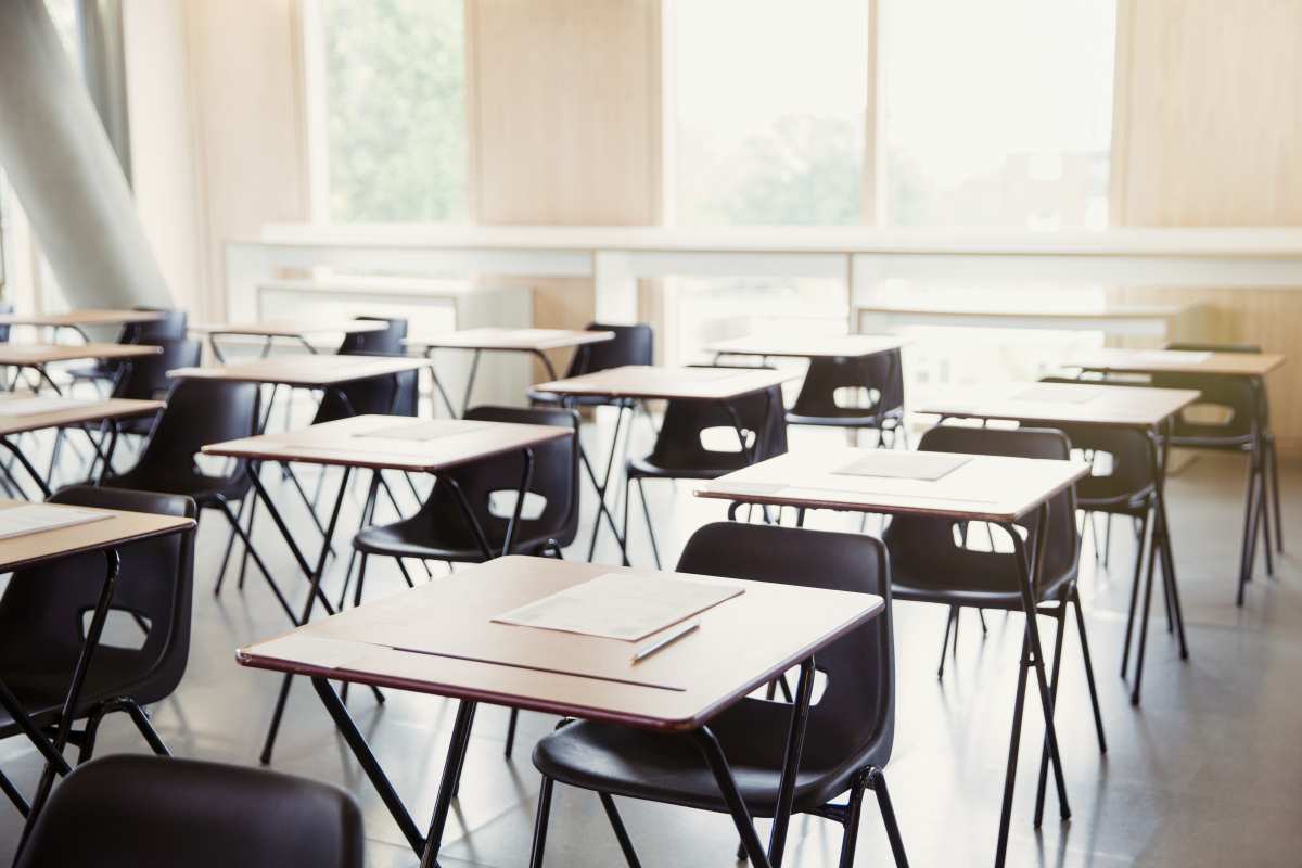  Buy the best types of school chairs at a cheap price 