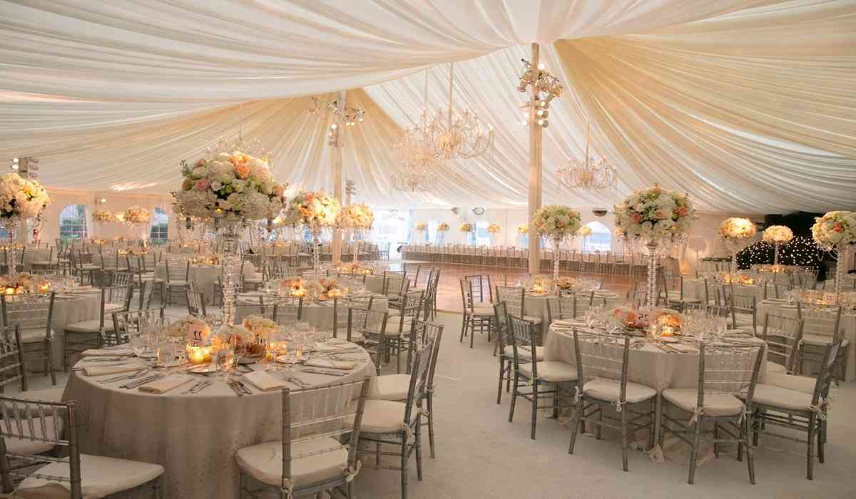  Rental chairs and tables for wedding | Buy at a cheap price 