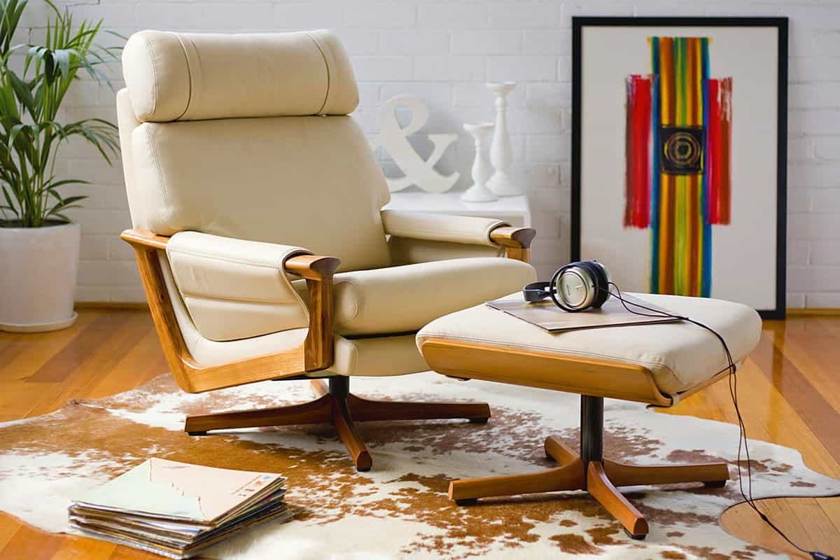  Buy and Current Sale Price of Swivel Leather Chair 