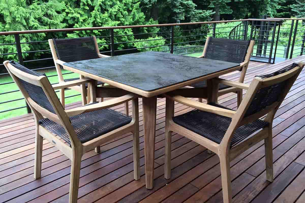  outdoor tile table and chairs+ The purchase price 